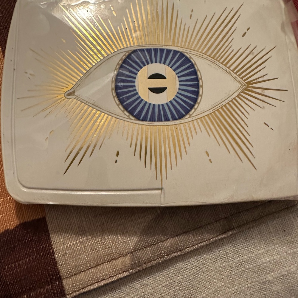 Hourglass Eye Palette with Gold and Blue Design